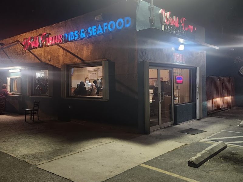 World Famous Rib Shack & Seafood exterior